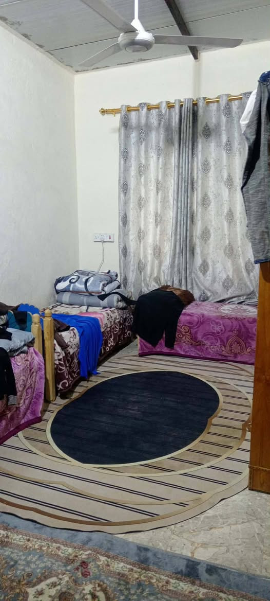 السلام عليكم ورحمه الله وبركاته
البيع بيت طابو زراعي في الصويرة قرب محطه الشيخ المساحة ٢٧٠ متر
غرفتين نوم  وصالة ومطبخ واستقبال بيه منور وحمام داخلي 
وصحيات خارجية  السعر ٣٥ وبي مجال 

جاهز من كل النواحي 
للتواصل ***********
