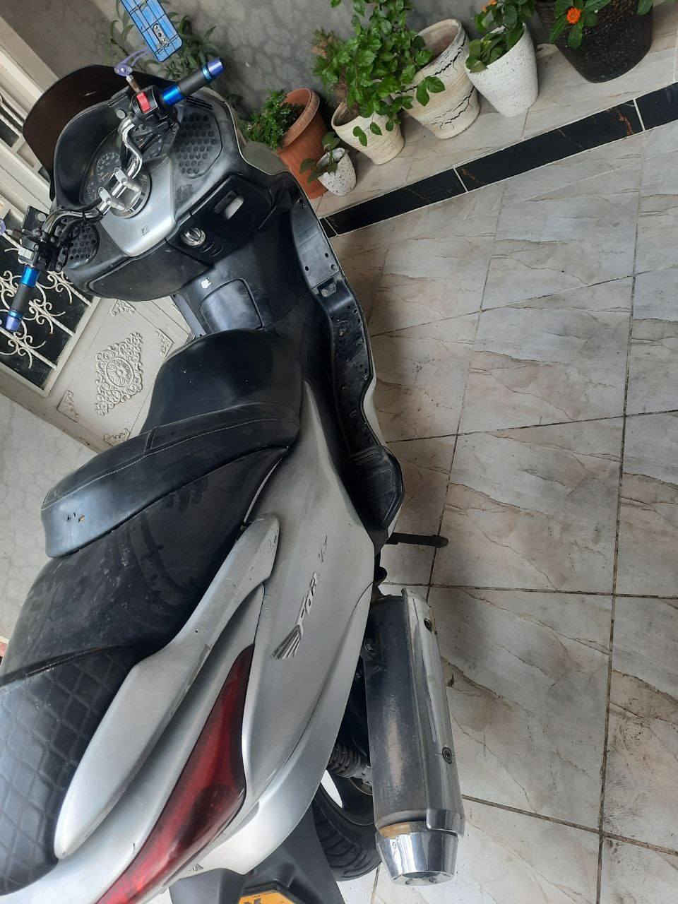 سلام عليكم للبيع فورزه ٠٨
سعره ٦٥٠
***********
