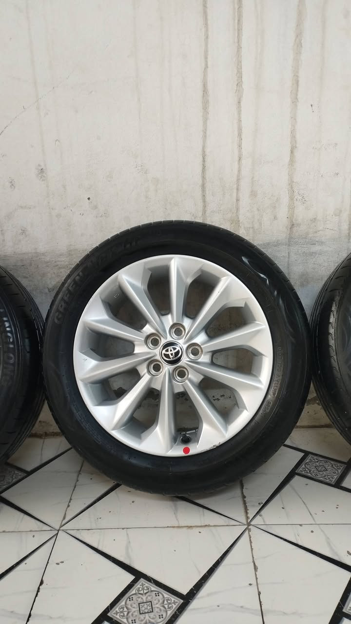 اسلام عليكم رخيص بلش سعر 475 الف واصل وجب جديد طخم عدد 4 ويل تايرات كورلا LE محسن موديل 2022حجم 16 شريكة أصلي كندي وارد امريكي لا كسر لا لحيم لا تصلح لا صباغ  شرط الفحص طخم طايرات نضيف   قياس 205/55/16سعر 475 الف عنوان كركوك قادسي أو لا يم نادي سولاف رقم موبايل اسيا بي واتساب *********** ***********
