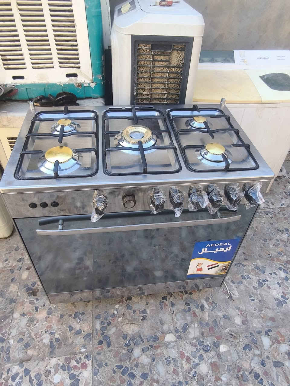 طباخ نضيف جدا نار زركة فرن شغال عازل حراري ضمان شهر كربلاء الشبانات واتساب *********** 
يوجد توصيل داخل كربلاء
