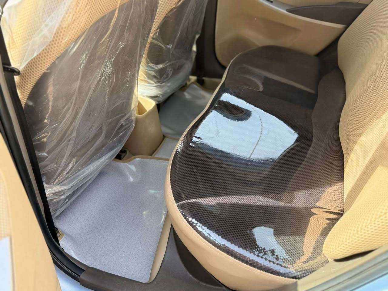 سلام عليكم اكسنت وارد خليجي 2014 سياره مكفوله كير مكينه تخم تاير دوشمه عام عبوه جديده ادامه كامله لا ضربه ولا تبديل لغود شواصي دواخل كفاله بيها معجون بلهلال وبلباب قليل اثر  صدعات باقي سياره كفاله سعر 88 مكان بغداد العبيدي رقم ***********
