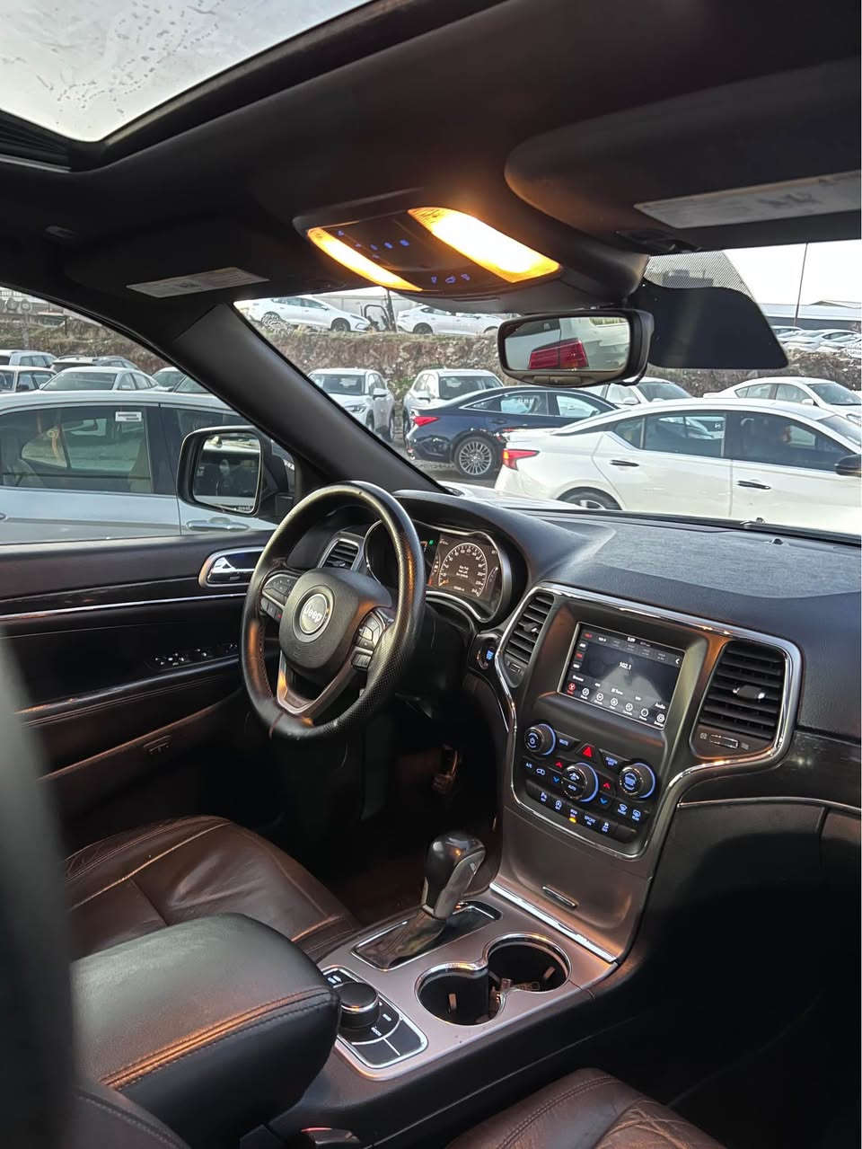 السلام عليكم
جیب گراند چیرۆکی 
مۆدیل ٢٠١٨،
ڕەنگی ڕەشی قەتران
مواصفات لیمیتد کندی فول فول مواصفات
دەبڵ ئەکسل و بەصمە و شەغال و شاشە و کامێرا
سەقف سلاید و سنوقی شەفت
کوشن جلد و کارەبا و هیتەر و خزن
گێڕ و مەکینە و ئەکسل و تەقە و ڕەقە بە شەرت
١٨٥ هەزار رۆیشتووە و سنوی بەسەرچووە
بۆنیتی بۆیاخە بێ ناو گرتن پێشی کەپسە
سعری ٢٢٩ گەڵا
شوێن /سلێمانی
*********** السليمانية, العراق
