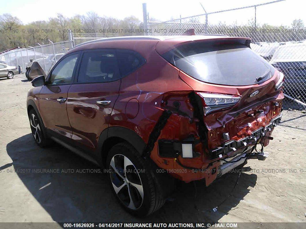 السلام عليكم ورحمه الله وبركاته توسان موديل 2016 وارد امريكي محرك 1600 تيربو فول مواصفات ماعدى البنراما السعر 145 وبيهه مجال السياره بأسمي  مكاني واسط وهذا رقمي للتواصل ***********
