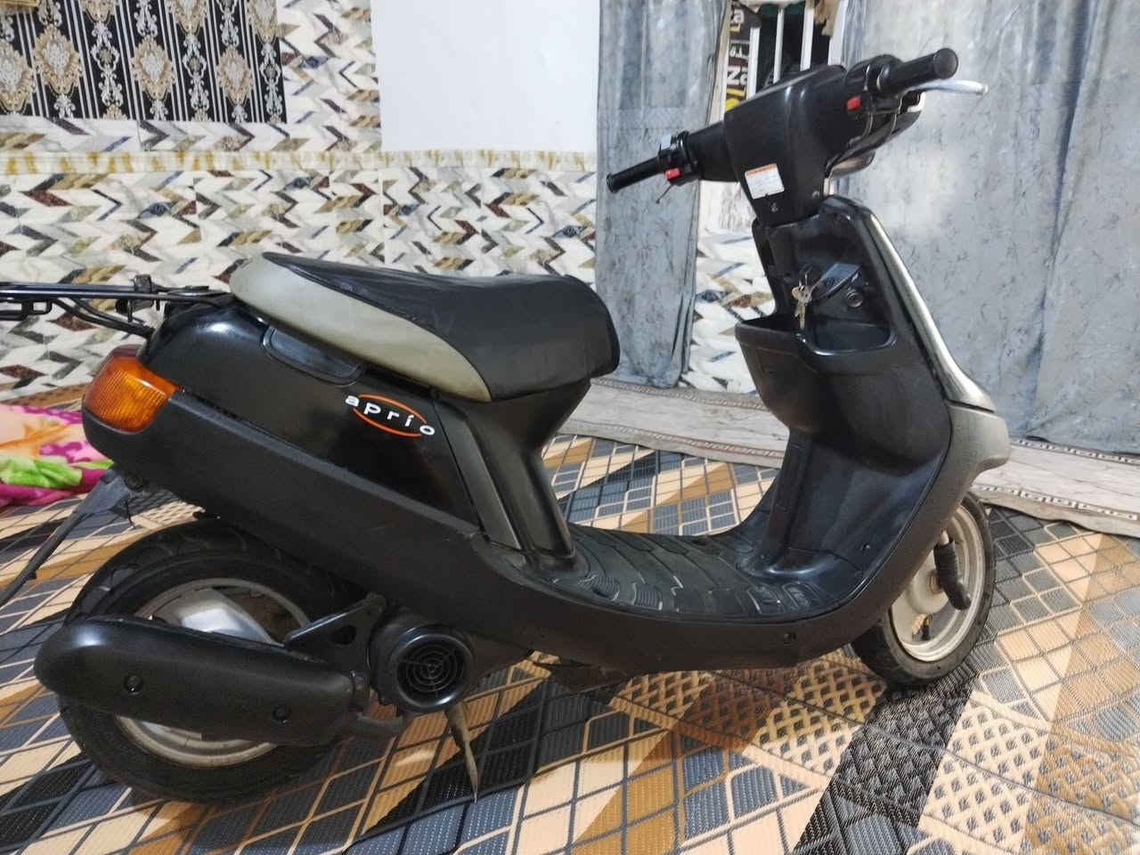 بطه 2003 مكفوله  محرك مامفتوح  شلعه ومعدل فول كهربائيات كله شغاله سلف هندر لايت هورن اشاير قفل جنطه قفل سكان مابيه اي نقص 250  بيه مجال
***********
