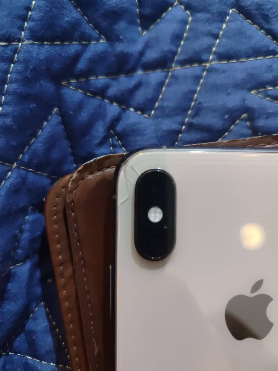 السلام عليكم
آيفون اكس ماكس 
ذاكرة ٦٤ 
مامبدل بيه شي كله بلادي 
بطارية ٧٩ بلادية 
كلشي شغال ماعدا المايك 

السعر ٩٠ الف 
متوفر واتساب 
***********
المكان ناصرية مركز
