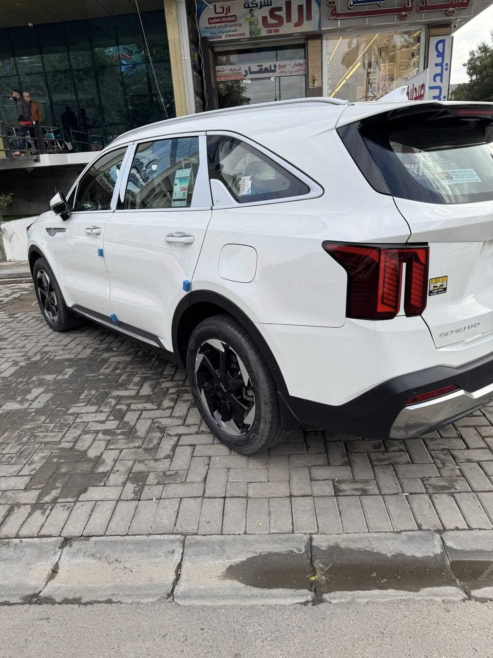 السلام عليكم 

سورنتو 2024 اعلى فئة 
محرك 3500
بانورما 
فور ويل 
اربع كامرات 
هاند بريك بصمة 
اتو هلد
بصمة صندوق وابواب 
تبريد تتدفئة كشنات
ماشية 20 الف كيلو حقيقي
السياره حلو  وجديدة كلش وهواية ماصفات ميحتاج اذكرها لان هي واحد على واحد
***********
