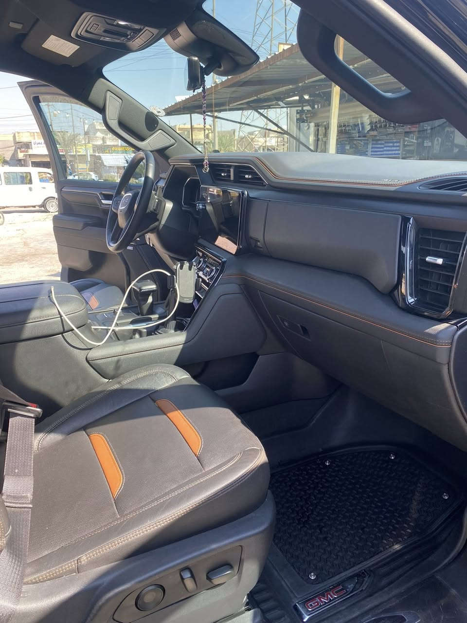 السلام عليكم جمسي سيرا AT4موديل 23 فول ماشيه 43 ميل حادث باب الصدر مبدل نفس الون صور الحادث مرفوقه بل المنشور مكفوله من الصبغ مغلفه PPF مزوده كزوز رياضي وشوته رياضي ودوسات من امريكا رقم اربيل 
للستفسار ***********
