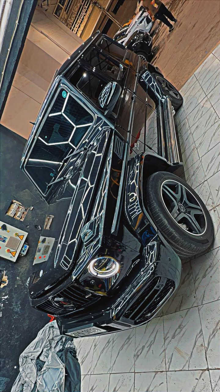 سلام عليكم 
للبيع او مراوس جي كلاس 63 AMG اصل 2015 وكالة BCM خليجية السياره مال وكالة اربيل كفاله عامه ماشيه 140 كيلو محدثه شكل جديد جاملغات ولنيد ودعاميات وغراضها البلاديه موجودات بدون صبغ ولا بارد يعني ابيع كفاله داخل احمر بلادي مكينه وكير شرط فول مواصفات رقم اربيل تحويل ثاني يوم وعليها باج تضليل سنوي من اربيل 80‎%‎ السعر 540 مكان السياره زيونة 
*********** بغداد, العراق
