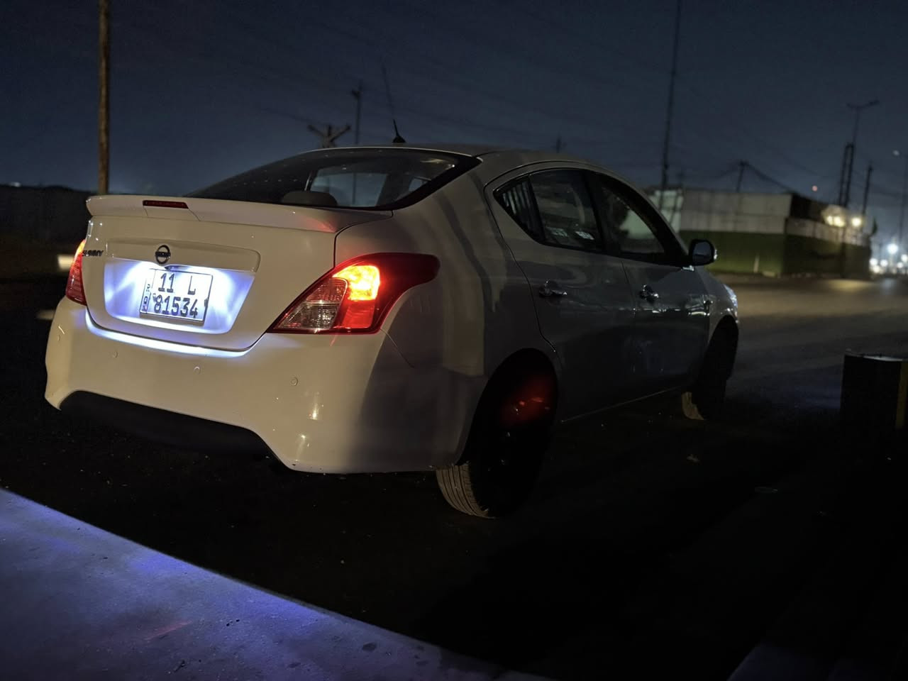 السلام عليكم 
سني هندي بليتة زرگة موديل 2021 
ماشية 70 الف حقيقي وقابل للزيادة 
بيها صبغ باب السايق  وشبر من الباب الخلفي بدون دواخل صدر امامي وخلفي وحدادية كلة جديد وجاهز ربع متصرف عليها رقم بغداد ب اسمي السعر 116 وبيها مجال بسيط 
مكان السيارة بغداد حي الكوفة للاستفسار  *********** ممتواجد خاص
