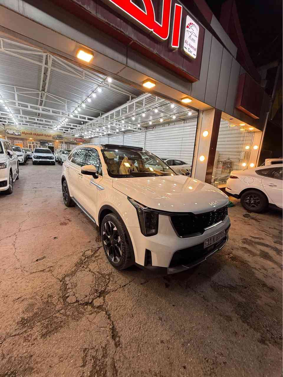 🌹🌹تحية طيبة🌹🌹
كيا سورنتو 2025 خليجي
ضمان دولية 
كفالة عامة من كلشي سونار مرفق
ماشية 13 الف كيلو 
بعد بيه تبديله دهن مجاني 
السيارة داخل الضمان 
نص فول 
بصمة / بانوراما / ويل 20 / جنطة كهرباء 
مكينة 4 سلندر 
لمعرفة السعر اكتب رقم 1 او اتصل 
***********
مكاني بغداد معارض الكريعات بغداد, العراق
