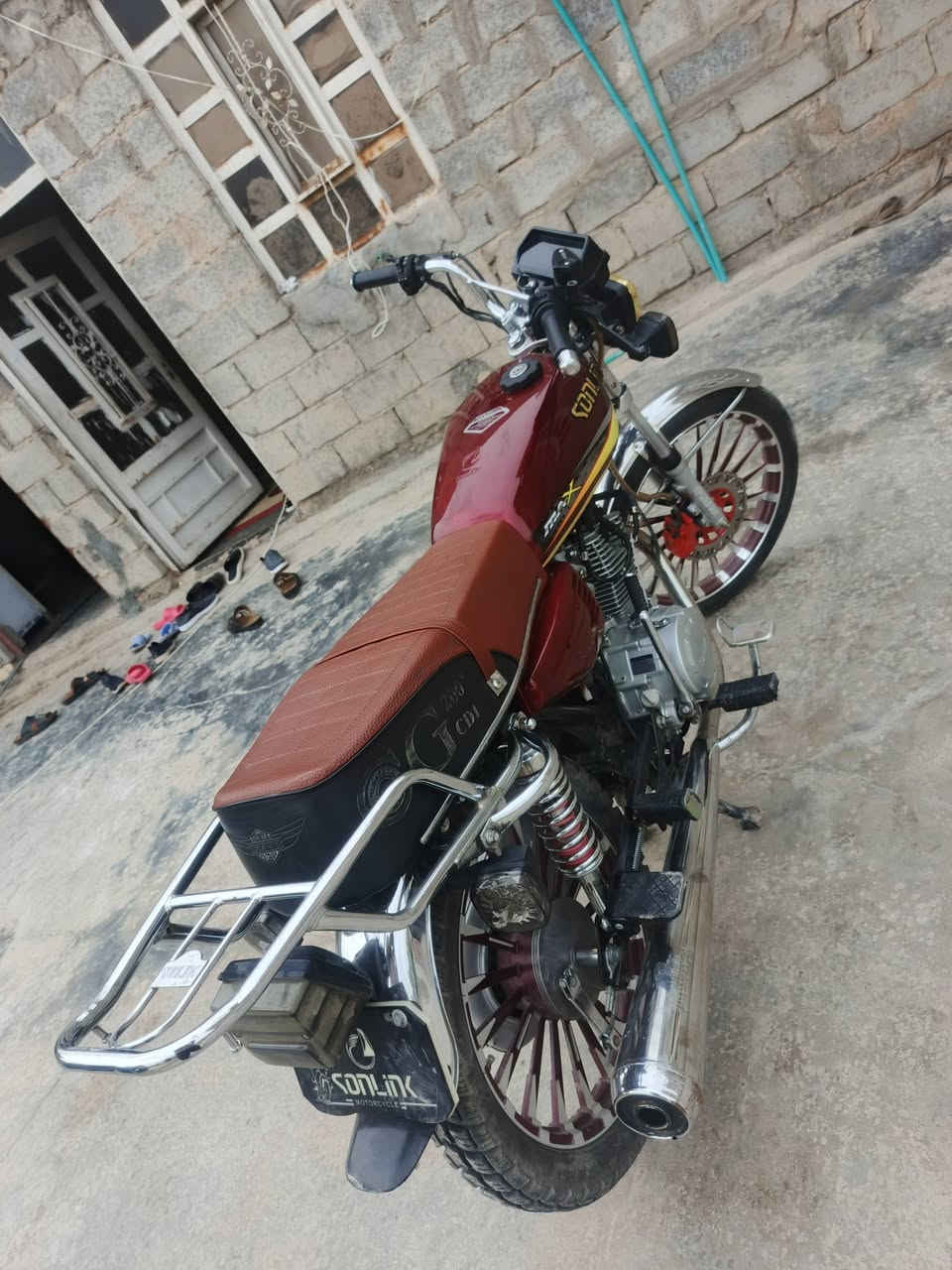 السلام عليكم  دراجه للبيع شكل ل 25 موديل 24 دراجه حلوه ونضيفه محرك 200 نشط  اذا اكو مراوس عادي اروس حسب القناعه المكان فلوجه سعر 800 وبيه مجال الرقم ***********بي واتساب
