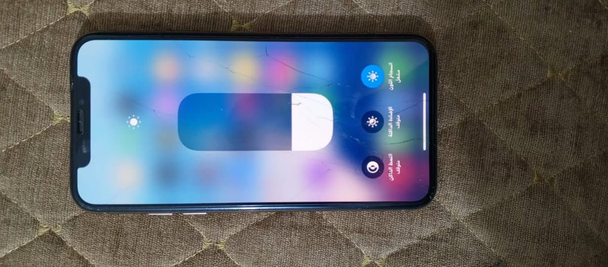 سلام عليكم ايفون Xs للبيع تليفون نضيف الله شاهد علي بس شاشه مكسوره و ابد ما متأثره عل تليفون و بطاريته ٧٧ سعر ١١٥ و هاذ رقمي وتساب فقط ***********
