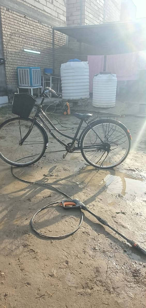 السلام عليكم من رخصه الادمن باسكل ياباني حجم ٢٨ سعره ٤٠ مكان الدوب ***********
