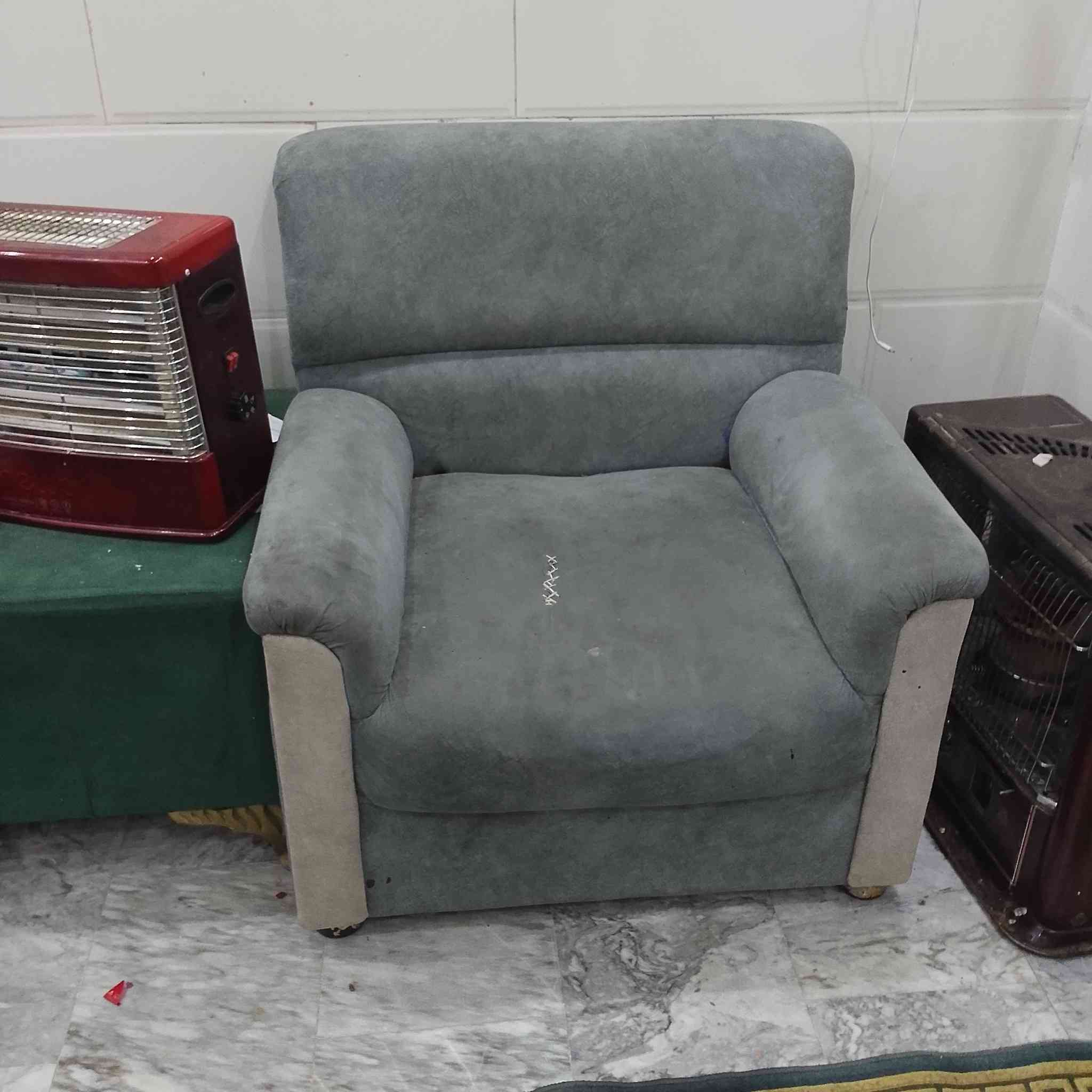 تخم تركي ب١٠٠ يحتاج بس تنظيف وعيب بلكرسي مبين بصوره


**إذا كنت صاحب هذا الإعلان وتريد حذفه لأي سبب، رجاءا أرسل رسالة إلى الدعم الفني**