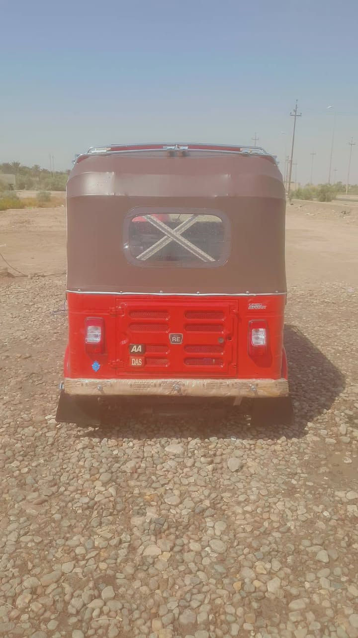 تكتك موديل 18 كدام عينك وبيه بيبان
ربع ما تصرف عليه محرك موديل 20  كبل لشارع
 اوراق اصوليه مو رقم جاهزه لترقيم مصبوغه عام لجماليه
محافظة ميسان قضاء الكميت 
سعرها قفل 3800 تجي وتشوف بعينك
***********
