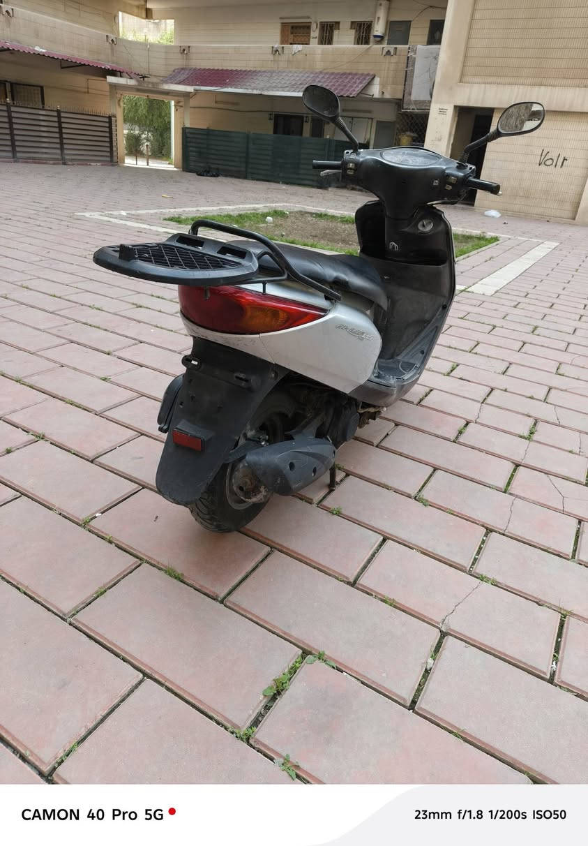 بؤيز  لايت عالي نضيفه  سلف  هندر  مشيتها حلوه  مختمه دراجه  لايت   حساس  بريك  شغال  قفل  جنطه  شغال  تايرات  جدد  بريكات  جدد  مكينه  مكفوله  من  صرف  وتبخير  وتنقيص  سعر  ٥٠٠  وبيه  مجال  مكاني  العلاوي ***********
