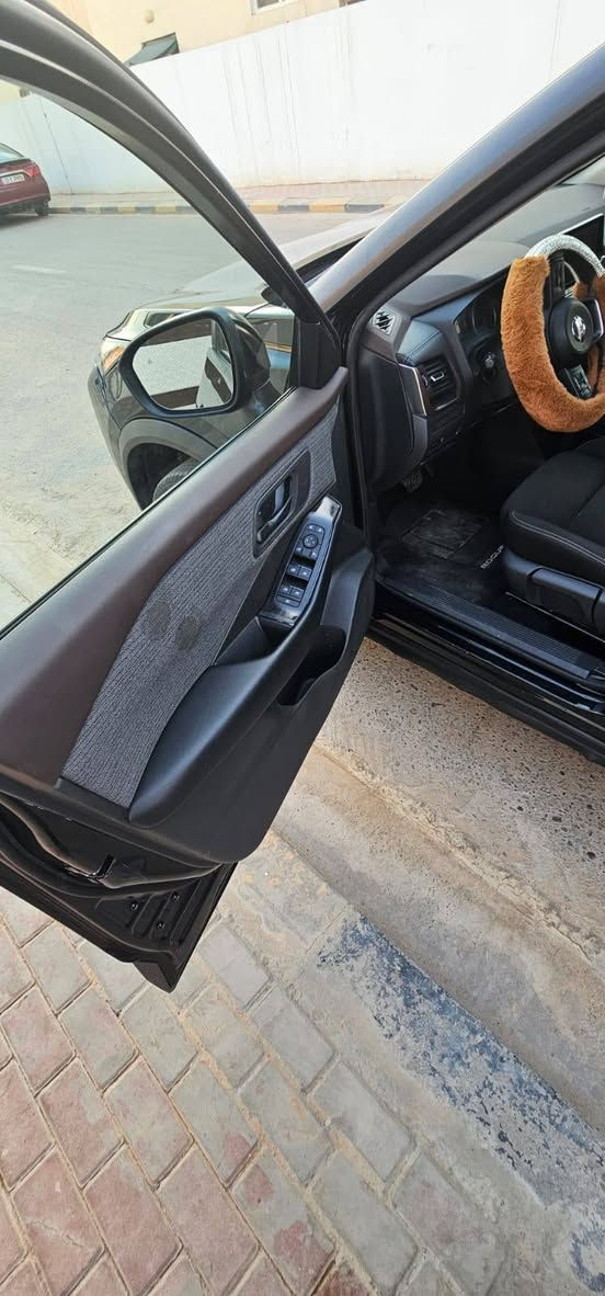 نيسان روج  موديل2023 الشكل الجديد وارد امريكي شرط التحويل بأسم المشتري أو وكالة عامة بالسيارة
حجر البيئه بلادي  
مواصفات    

بصمة تشغيل 
ابواب بصمة
تبريد قطعتين
رادار امامي خلفي جانبي 
تحديد مسار قيادة آليه
1500 تيربو محرك
مانع تصادم خلفي امامي
نقاط عمياء 
تبريد قطعتين 
شاشة ايباد تدعم كار بلي 
صندوق كهرباء
حساس اطارات 
ليد امامي نهاري
كشن السائق كهرباء
 
فول تحكمات استيرن جهتين
تبريد بيانو شاشة منفصل
سايد بريك بصمة 
اوتو هولد 

حساسات خلفية 
أنضمة قيادة 
وباقي المواصفات معروفة  للسيارة
سعرها 175 وبيه مجال 
مكان سياره صــــــلاح الـــــدين تكريت 
رقمي *********** ابو همام
