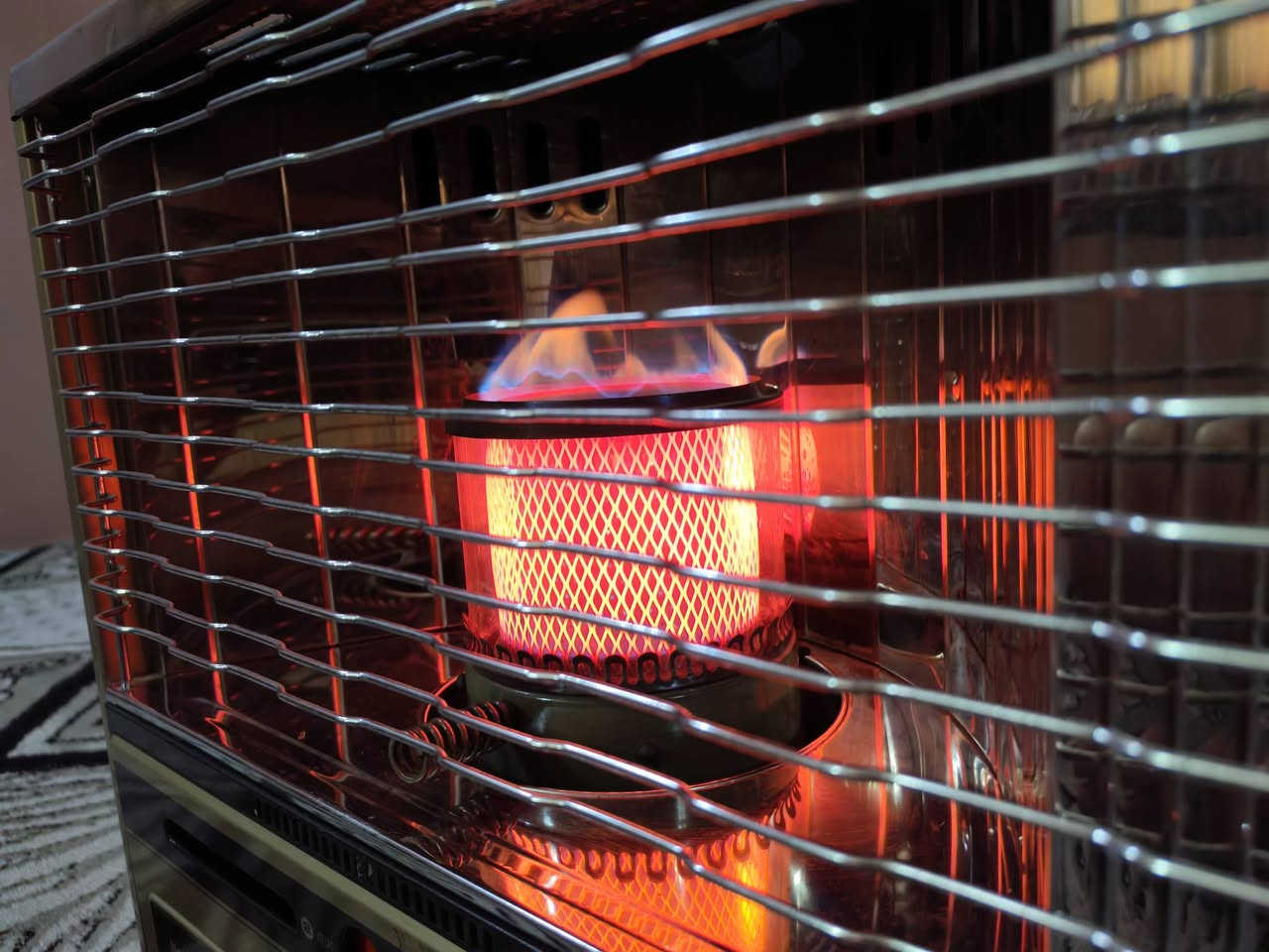 السلام عليكم صوبة ياباني اصلي للبيع السعر 100 الف قفل جديدة بالجيس للاستفسار الاتصال  بالرقم التالي
***********
