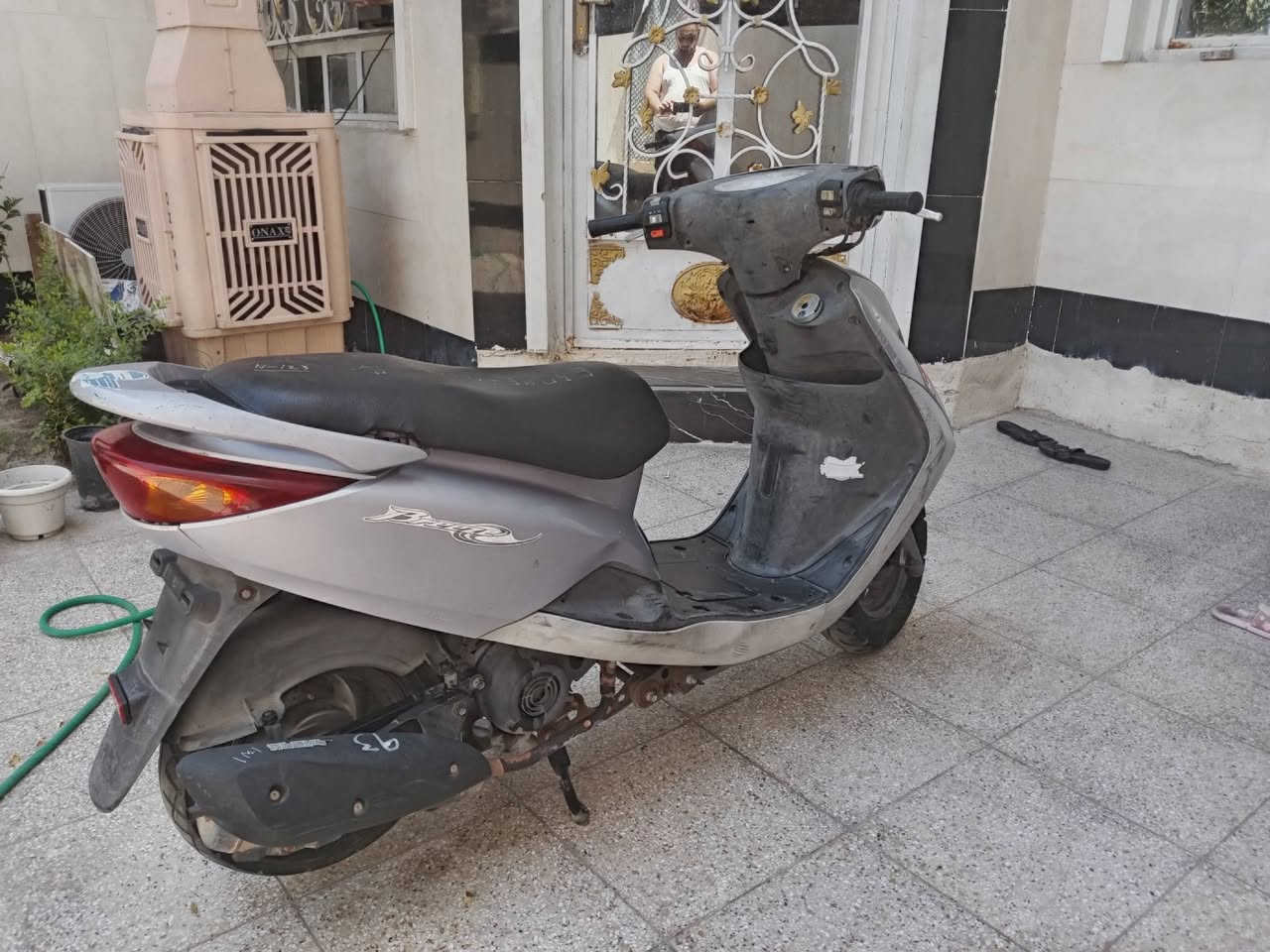 دراجة بريز نوزل دراجة نضيفة محرك بلاد بدون تنقيص و تبخير نقص كيلو متر السعر ٩٥٠ بغداد الحرية ***********
