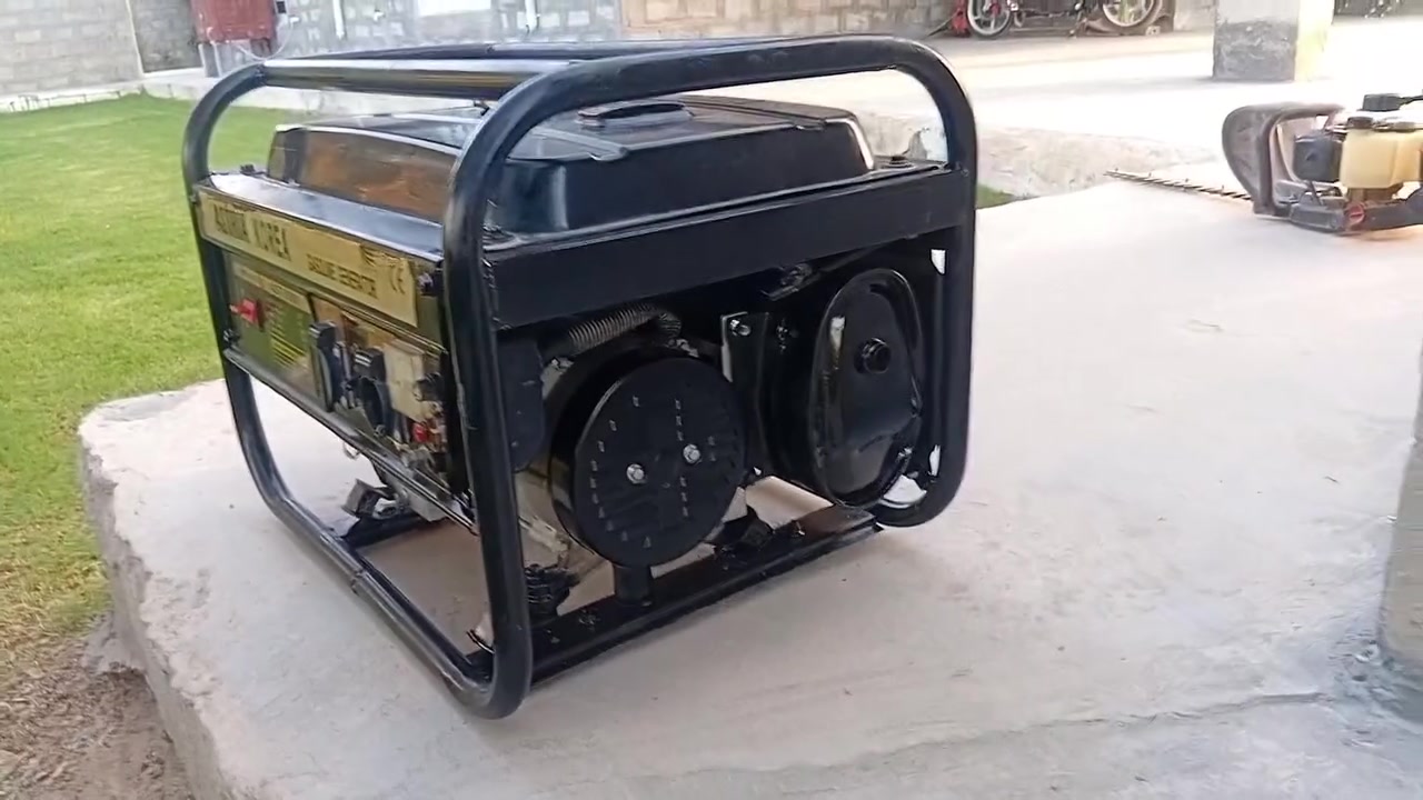 مولد بانزين اخو الجديد الصوت ناعم استرة نوعية باب اول الكهرباء فول متصرف ومستعجل عل بيعة*********** وبي واتساب *********** السعر خاص مولد  متحط علية الف  دينار مابي نقص برغي
