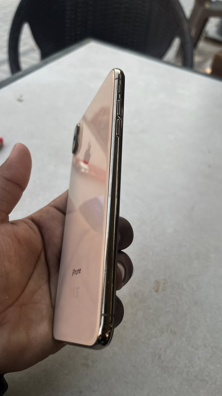 السلام عليكم ايفون اكس ماكس ذاكره 256 جهاز بلاد مامبدل بي آي قطعه  جهاز طاح وصار بي هاي الفطور ومأمثرات ع الشاشه فيس إيدي مايشتغل  بطاريته 79أبيعه ع وضعه سعره 150 وبي مجال الاستفسار خاص أو وتساب ***********
