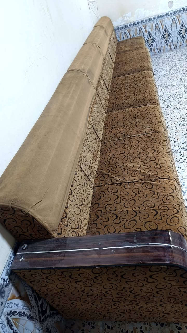 تخم قنفات 9مقاعد للبيع بسعر مناسب 
للتواصل 
***********

