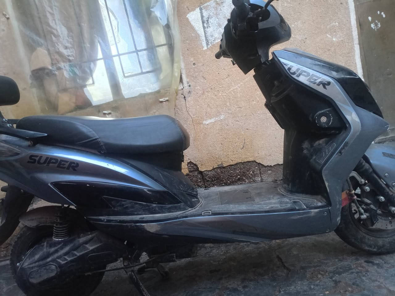 دراجه شحن للبيع العنوان شعب حي البساتين السعر الاستفسار على هذه الرقم ***********
