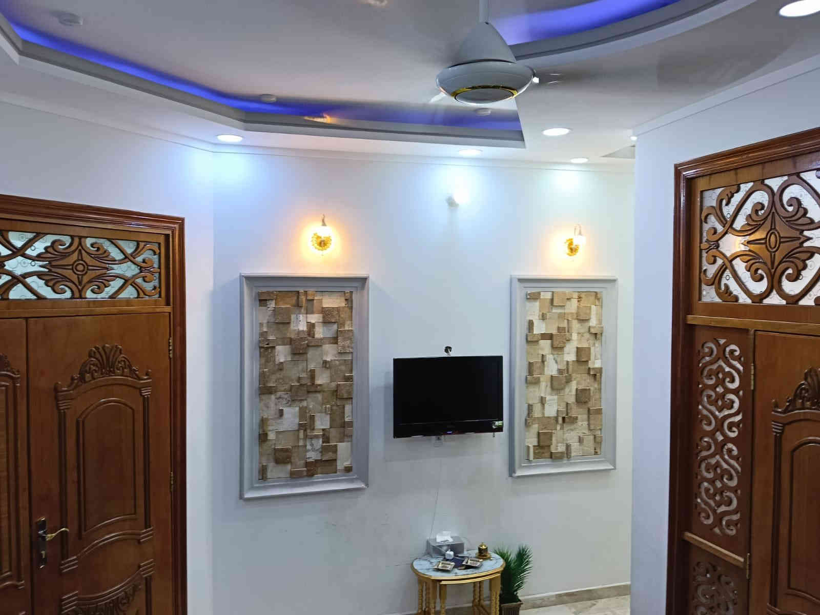 معروض لدينا في المكتب بيت المساحة 180 م بناء حديث درجة اولى طابقين كونكريت مسلح) العنوان الصالحية قرب سيد مجيد وقريب على مدرسة المسيب  الإتصال على *********** ابو علي الاسدي)) ملاحظة ؛ البيت مطلوب اسكان تقريب 30 ملين وسعره 300 مليون يقطع افلوس الاسكان من المبلغ المذكور بيع مستعجل
