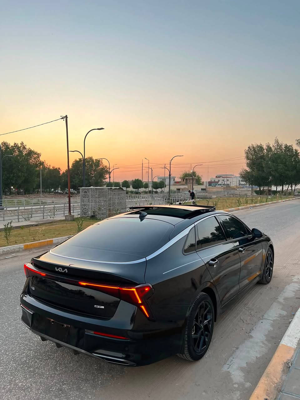 السلام عليكم
Kia K5 2026

* محرك 2500 تنفس طبيعي
* تو ويل دفع امامي فقط 
* ماشية 8000 
مواصفاتها :-

1:-بانوراما 

2:-داخل احمر
 
3:-رادارات 360 درجة

4:-حساسات 360 درجة 

5-بصمة + تشغيل عن بعد  

6-لد امامي وخلفي
 
7-عدادات ديجتل شاشة متصل

8-تبريد لمس
 
9-اوتو هولد 

10-توقف ذاتي

11-قيادة ذاتية

12- ثلاث وضعيات قيادة

13-تحديد مسار

14-نقاط عمياء

15- ويل گب بلاك اديشن
 
الحادث :-

جاملغ وبنيد تبديل نفس اللون بدون صبغ  +(شاصي ولغد جهة اليمين مصلحات نفسهن )

* السيارة حرة باسمي بدون رقم 

 مكاني بالحلة 
للاستفسار :- 
***********

السعر 175  بيها مجال
