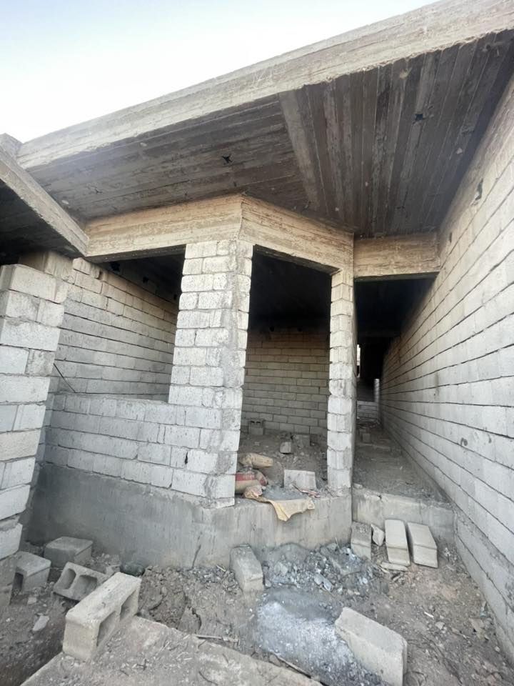 للبيع بيت مساحة ١٠٥ في منطقة برغه الاخشالات للاستفسار ***********
