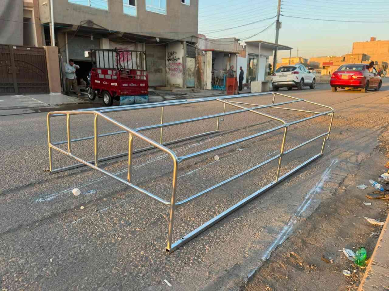 کەپرو چادری کیا بۆ فرۆشتن بۆ ٢٧٠٠ و ٣٠٠٠ دەبێ
٦٠ سانتیم بەرزە 

دەست کردی قارەمان حدادە 

سعر ٢٢٠ هەزار 

شوێن هەولێر 

***********
