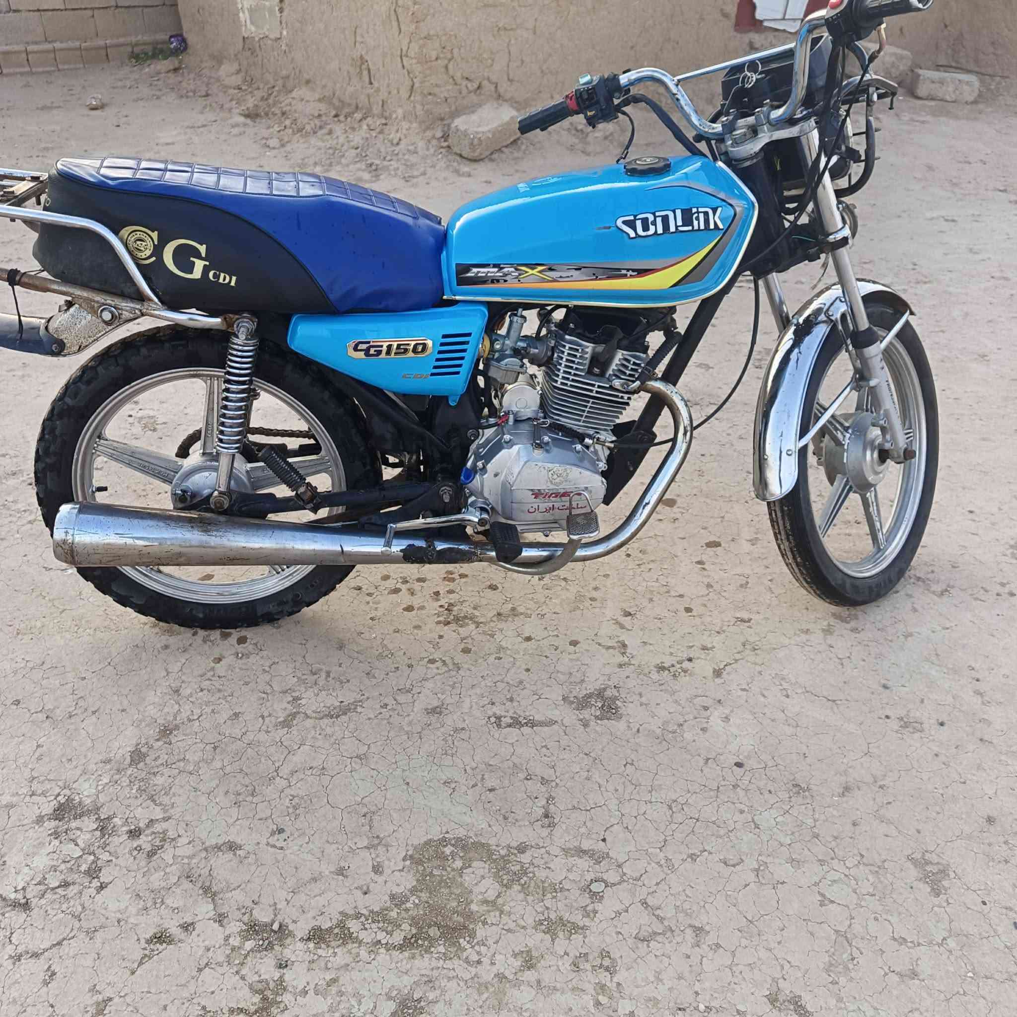 سلام عليكم دراجه للبيع سيفان موديل 2020 السعر 300 وبيه مجال المكان تكريت الناعمه للاستفسار الاتصال على الرقم ***********
