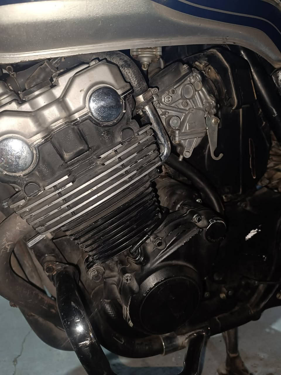 السلام عليكم حبايب دراجة سيبي فور جيل ثاني 8ولف مسجلة لوحات انكليزي وسنوية  تحويل ثاني يوم للمراوس فقط شعندك نزل
المكان الرمادي
***********
