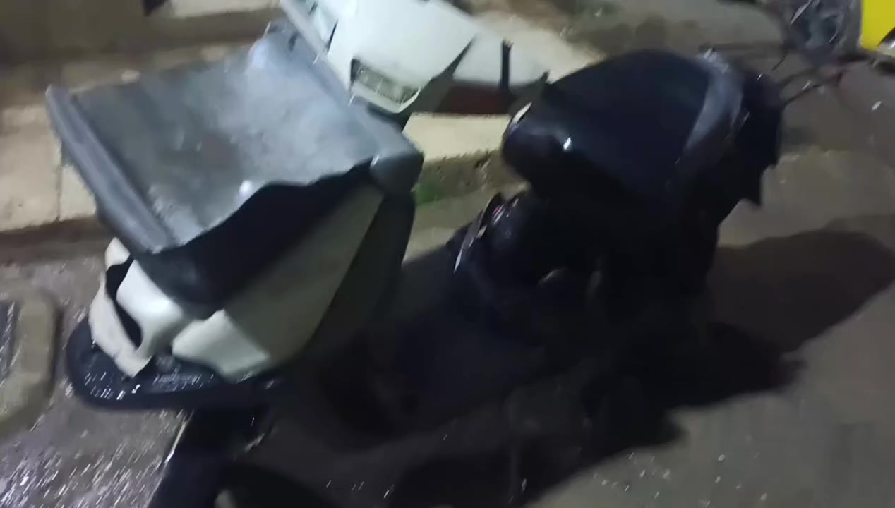 ماطور بزون للبيع كدام العين شرط تحريكه ومعدل مكاني موصل جانب الايمن سعرو 75 وبي مجال ***********
