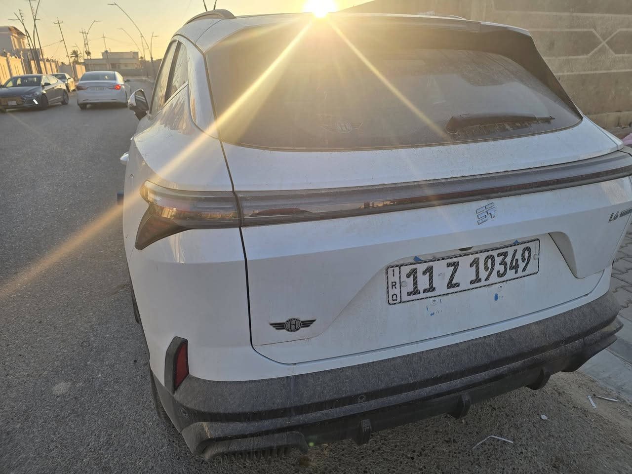 السلام عليكم
جيتور l6 plug in hybrid 
تمشي بالتفويلة 1050 كيلو تقريبا و بالكهرباء فقط 114 كيلو
مشاويرك بالداخل كلها كهرباء ما تحتاج المحرك اصلا ممكن التفويلة شهر كامل 
موديل ٢٤ فول مواصفات ماشية ١٠ الاف فقط

- رادارات و قيادة شبه ذاتية و تحذير خروج من المسار و المحافظة ع خط السير و ركن ذاتي و حساسات جانبية 
- كاميرات 360 درجة مع رؤية شفافة تحت السيارة 
- محرك ١٥٠٠ + محرك كهربائي 🔋
 
- القوة ٣٥٨ حصان و عزم ٥٣٠ نيوتن ...الشلعة مالتها خيالية و نشاطها خيالي

- رقم بغداد و سنوية بأسمي تحويل مباشر 

- مكفولة من اي ضربة او شخط او بارد كفالة عامة ع وضع الشركة 

- ممجبور اذكر سبب البيع لكن هواية يستغربون لأن السيارة جريمة تنباع و مرتاح بيها من كلشي خاصة اقتصادية و ما تلتفت عليها ...لكن بسبب مشروع عمل خاص اريد ابيعها 

سعرها ٢٧ مليون الي تخدمه يتصل *********** او واتساب 
و الي ما تعجبه او ميخدمه السعر يصلي ع النبي و يحصل اجر 🙏🌹
