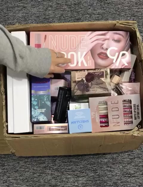 سلام عليكم من رخصت الادمن...
بنات متوفر عندي كارتون جمله بيها 94قطعة مكياج وعناية سعرها 100 تبيعين القطعه ع الفين ربحانه خير من الله او تحبين تاخذيهن الج الي تريد تشوفها تراسلني اكو توصيل لجميع محافظات مجاني 💯💯💯💯🔥🔥🔥🔥🔥


**إذا كنت صاحب هذا الإعلان وتريد حذفه لأي سبب، رجاءا أرسل رسالة إلى الدعم الفني**