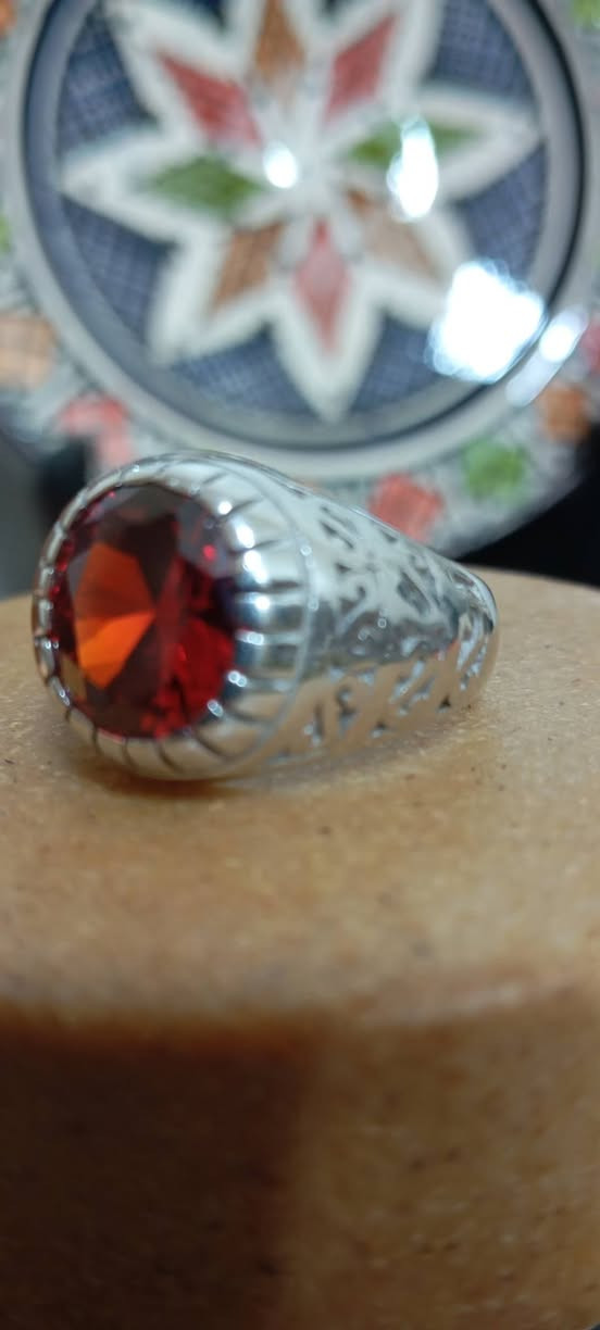 A beautifully crafted pure sterling silver ring crowned with a citrine stone.


**إذا كنت صاحب هذا الإعلان وتريد حذفه لأي سبب، رجاءا أرسل رسالة إلى الدعم الفني**