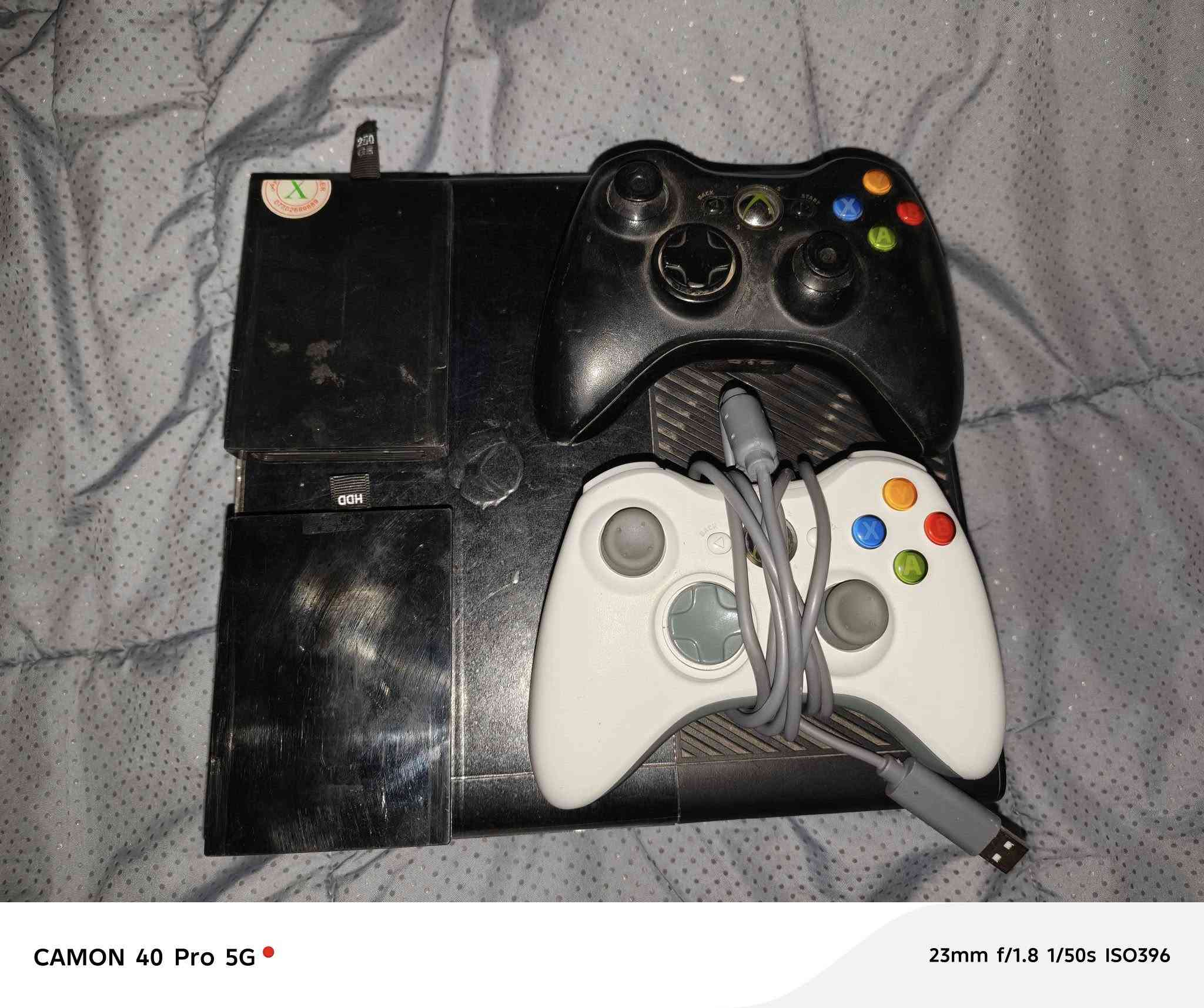 سلام عليكم XBOX360 يجي ويا2يده+ثنين هارد واهد بي 70لعبه الثاني بي50لعبه كامل ملحقات جيب أو، شعل عنوان بغداد مدينت ال صدر تواصل واتساب(***********) سعره 125الف
