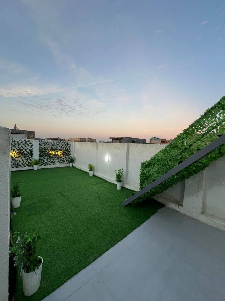 المساحه ١٠٠ متر
السعر 97
محتوياته 
غرفتين نوم +هول استقبال مطبخ. مجمع صحي
ملاحظه// البيت جديد جديد غير مسكون 
طابو زراعي /سند ٢٥
البناء طابوك صب كونكريت 
العنوان بابل البكرلي شارع الغسل بجهت
ملاحظة لا مراوس ولا اقساط فقط نقد البيع
للاستفسار اكثر مراسلة الصفحة أو الأتصال ع رقم ***********
