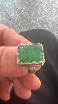 زمرد • حجر كريم • للبيع