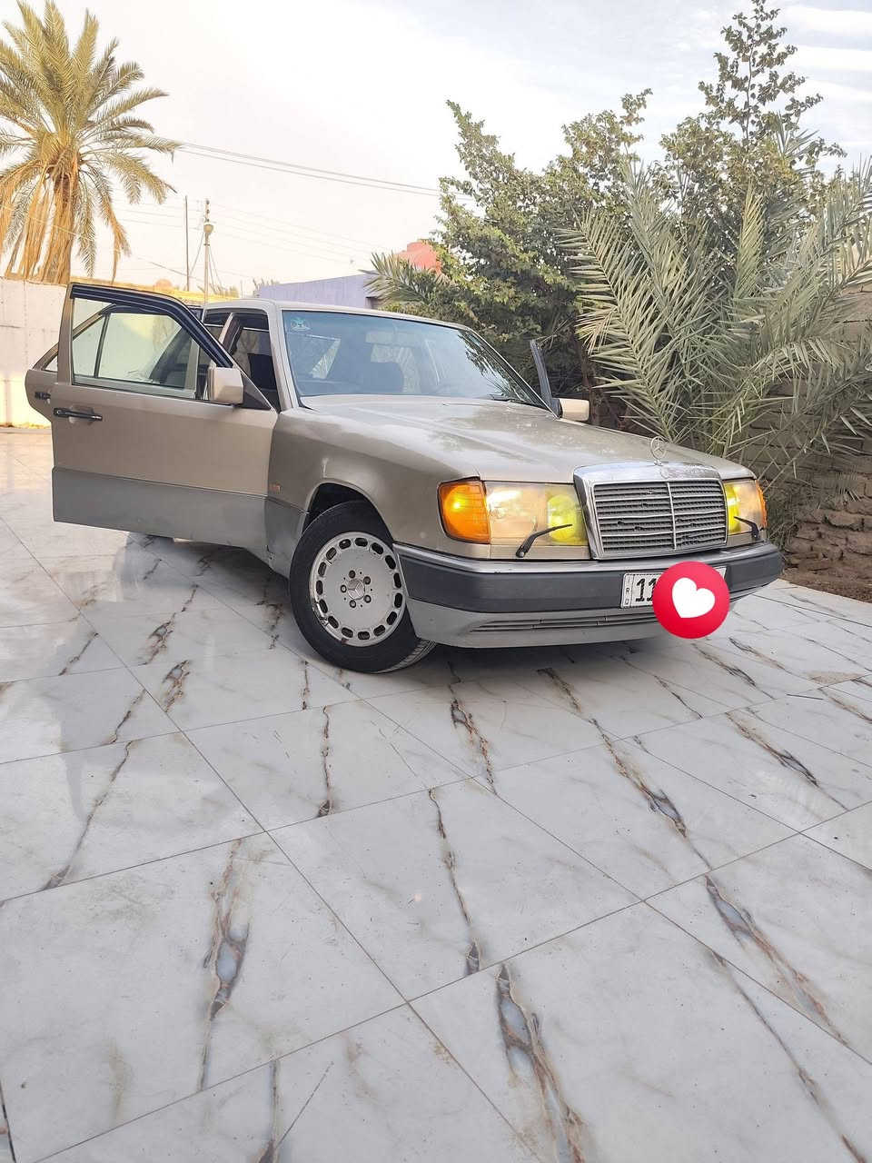 مرسيدس مديل ١٩٩٠ رقم بغداد جديد تحويل ثاني يوم سنويه لغاية ٢٠٣٠ سياره جاهزه من كلشي تخم تاير حداده جديده مكينه ٢٥٠٠ ديلكو جديده كلش كير جديد وجاهزه من كلشي سياره مابيها نقص برغي تجي وتشوف بعينك
سعر ٦٠ بيها مجال 
مكان السياره البصره القرنه
رقم هاتف ***********
