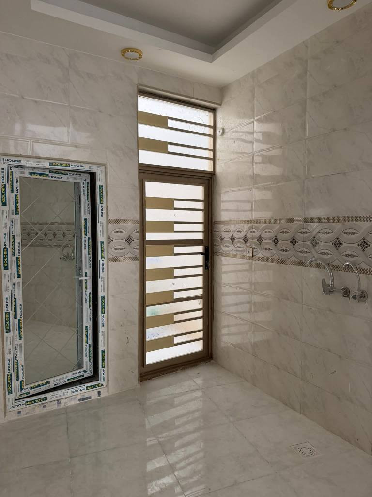 سلام عليكم بيتين للبيع مساحة البيت الواحد 55 متر طابق ونص بناء طابوق العنوان كربلاء خلف مستشفى ابو مهدي المهندس ملحق سومر
حولي مستشفئ الكفيل خلف مدينه الألعاب ضوء القمر

طابو زراعي سند ٢٥ كامل خدمات ماء مجاري كهرباء وتبليط تحويل بسمك وقرار محكمه

التفاصيل البيت الاتصال على الرقم 

الاستفسار
***********
*********** كربلاء, العراق
