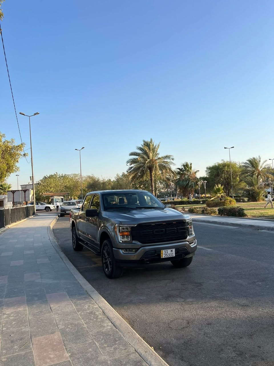 فورد F150 هايبرد موديل 23 سياره وارد امريكي حادثه طخات بيه صبغ كم قطعه سياره جديده جدا وكامله من كلشي كل نقص مابيه ماشيه 54 ميل محرك سياره 3500 توين تيربو قوي جدا  وهايبرد وسياره بل حقيقه احلى من صور                           مواصفاتها.
1.رادار امامي للتوقف الذاتي والقيادة الذاتية.
2.راد جانبي (تنبيه عند الاجتياز)
3.جميع أنظمة الثبات ومنع الانزلاق والتصادم (شغالة)

4.حساسات امامية وخلفية

5.الكشنات الامامية كهرباء مع تدفئه وتبريد مع نظام مسند الرجل الكهربائي
6.شاشه كبيرة تختلف عن بقيه الفئات خاصه بالسبورت والرويال

7.صندوك كهربائي شفط
8.نظام الترحيب عند الاقتراب من السياره 
9.نظام صوت لكسكون 17 سماعه مع سبوفرين 
10.المقود كهربائي مع خاصيه الخروج المريح

11.شفتات بالمقود مع خاصية قفل السرعة والقيادة الذاتية في الشوارع المخططة.
12.انظمه قيادة سبورت ونورمال وإيكو ورابع للطرق الوعره
13.كامرات عدد 2 امامي وخلفي 

14.لايت المقود ويتحسس مستوى الإنارة الخارجية.
15.بصمة

16.خاصيه خفض درجه فان التبريد عند الاتصال
17.داخل السيارة مطعم كاربون فايبر اصلي خاص بهذا النوع في الداشبورد والأبواب ومنصة الماوس.

18.خاصيه الخروج المريح عند اطفاء السيارة
19.خزن ميموري لكشن السائق
20.جميع زجاج السياره نوع سولار ويكون دبل جام
21.نظام الخروج عن المسار(lane departure)
22.اوتو هولد
23.نظام الماسحات اوتو

24.اليدات الاماميه تحتوي على لد ضوئي
25. خزن ميموري للنغمات والصوتيات
26. نظام أندرويد أوتو وأبل كار بلي
27. خاصية تنبيه السائق عن تردي القيادة
28. خاصية تنبيه السائق (إنذار فوري) عند ملاحظة خلل في درجة حرارة المحرك.                                                                 29. محرك سياره 3500 توين تيربو هايبرد + منطومه هايبرد والمحرك سياره مكفول                                                        30. كير سياره 10 نمر مكفول                                                  31. تخرج كهرباء 12v ,24v                                                    32.منافذ كهرباء في المقصوره داخليه + وفي الصندوق             33. تحذير عند رجوع                                                              34. طسه مريحه جدا تختلف عن باقي وجنايه فورد يعرفون           35.سياره معاليه كم انج من امريكا                                       36. كير طياره طرح                                                             37. فور ويل                                                                        38. وبعد بيه هواي مواصفات ولكن المنشور يصير طويل اذا اكتب الكل                                                                                               سياره رقم بغداد دولي بسمي                                                   مكاني بغداد                                                                           رقم الهاتف :***********                                                   السعر : 278 بغداد, العراق
