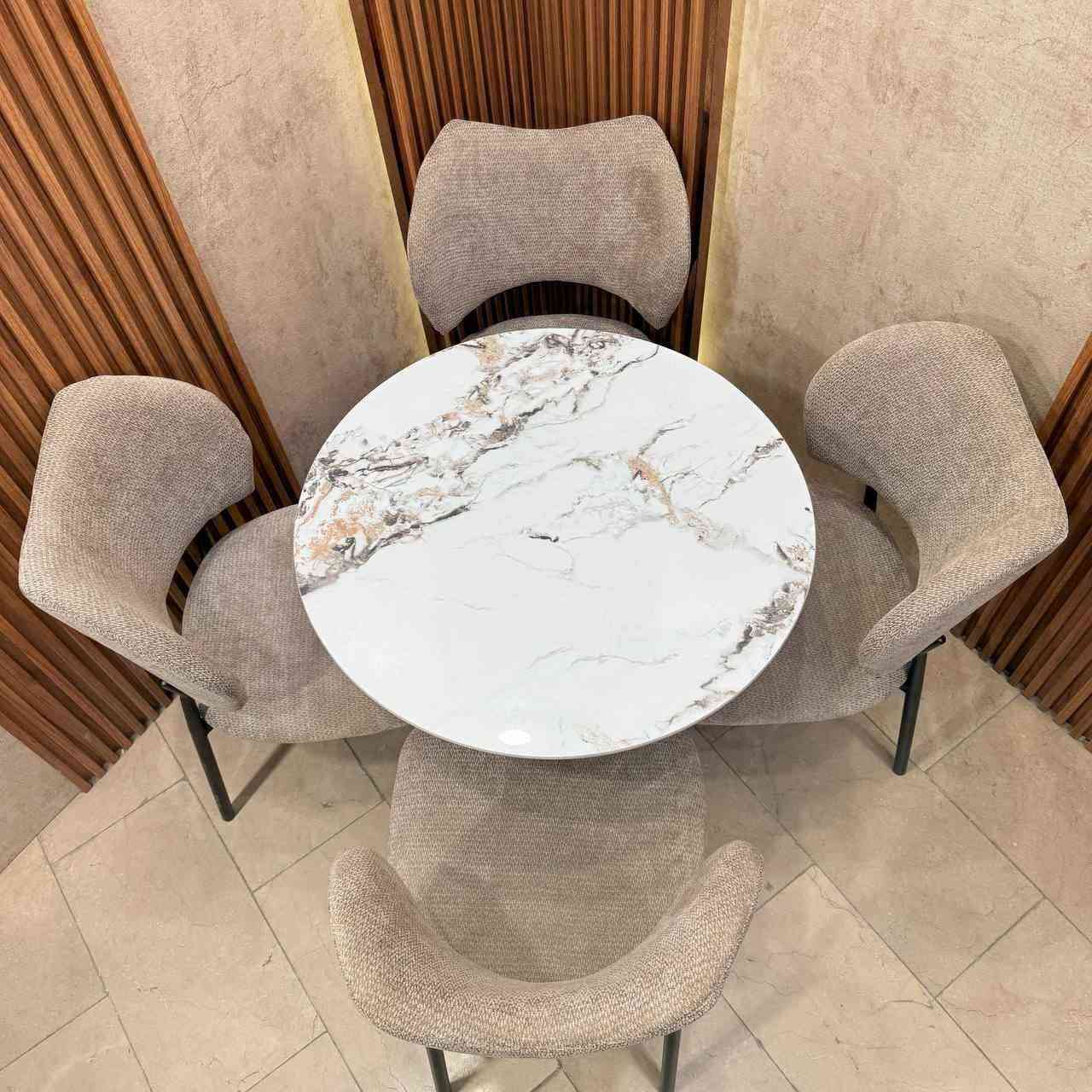 ميز طعام 4 كرسي السطح رخام مزجج قياس الميز 80 سم 
رجل الكرسي حديد صبغ حراري 
الدوشمه مخمل مقدف وتر پروڤ
السعر بغداد, العراق


**إذا كنت صاحب هذا الإعلان وتريد حذفه لأي سبب، رجاءا أرسل رسالة إلى الدعم الفني**