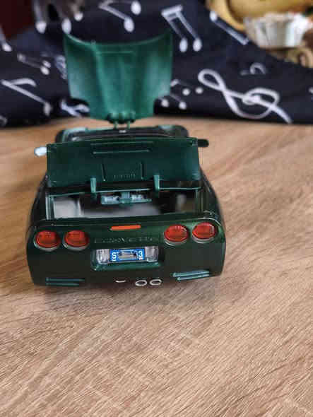 لبيع كورفت C5 موديل 1997 حجم 1:18 زيتوني انتاج ايطالي وزن ثقيل 
40 الف
بغداد الحرية ***********
