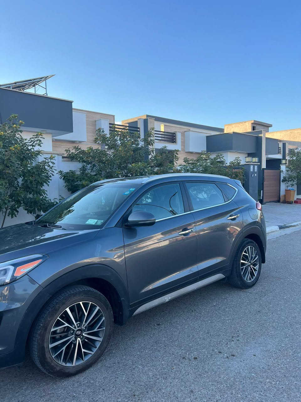 توسان 2021
_محرك 2500 وارد امريكي 
_ماشية 32 الف ميل حقيقي 
_ظربت امريكا الصندوق وراجع ع البارد وصبغ في امريكا المصنع 
_صارلها حادث في العراق الجاملغ الي جهة السايق ومتعدل ع بارد بكد كف الايد 
_طخه بسيطة في الجاملغ الايمن 
_ مع شخط  في الباب الايمن تقريبا  شبرين 
الرقم ديالى باسمي 
مكاني ديالى


**إذا كنت صاحب هذا الإعلان وتريد حذفه لأي سبب، رجاءا أرسل رسالة إلى الدعم الفني**