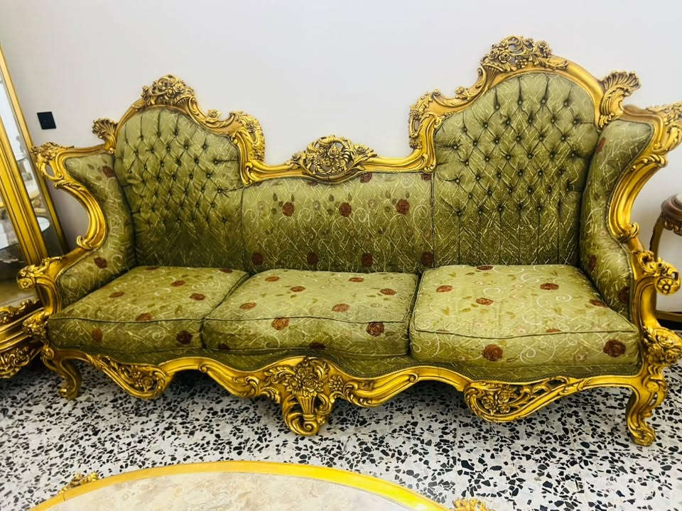 تم اعادت النشر بسبب الوعود الكاذبه تخم ١٠مقعد مصري دمياطي مع فاترينه وسيت طبلات كلهن ب ٩٥٠مكاني مدينت الصدر واتساب ***********
