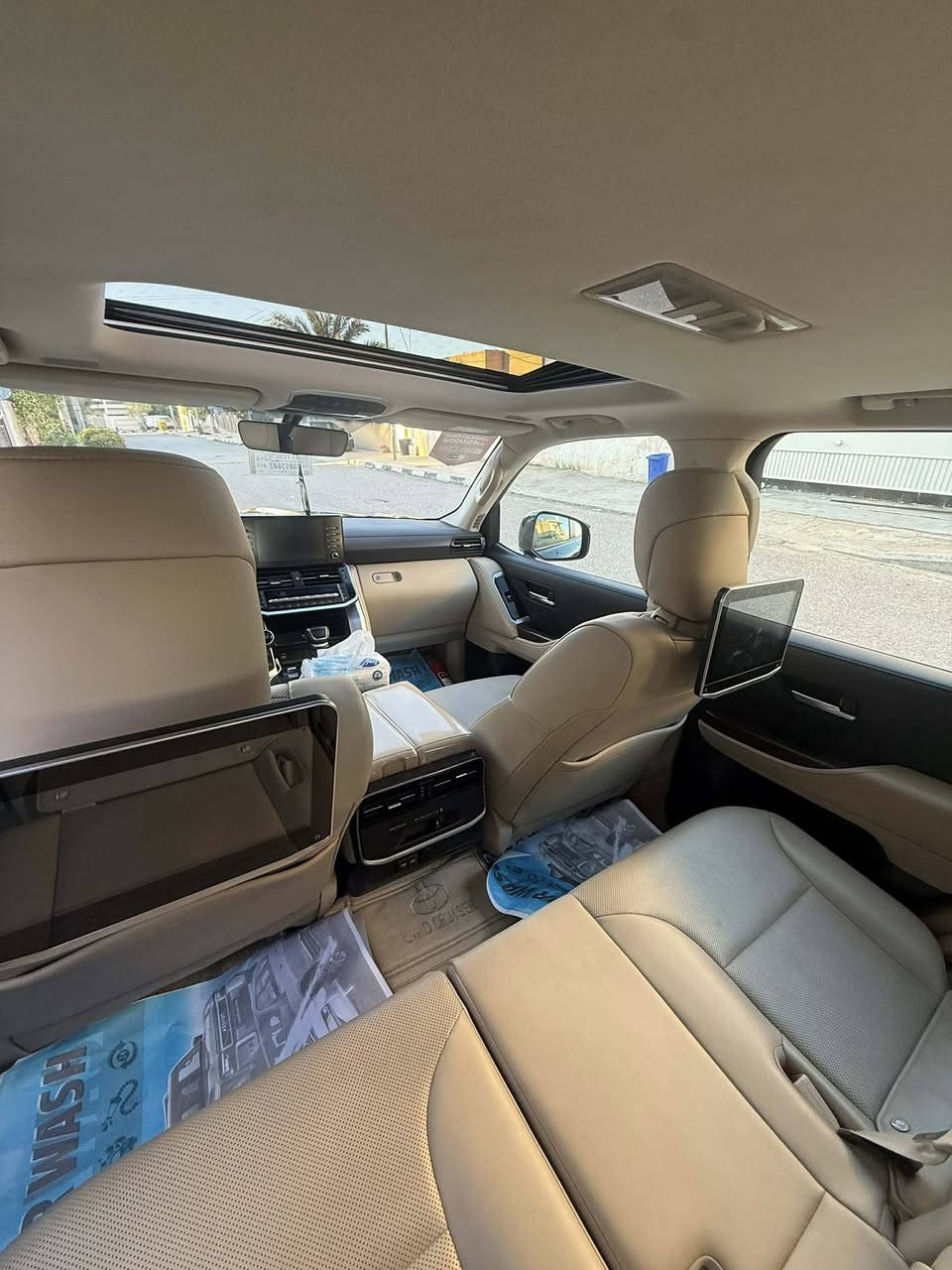 لانكدكروزر بلاك ايديشن GXR 2024 وكاله جيهان محرك 4000 تنفس طبيعي
كامره 360 رادار جانبي
تبريد كشنات
سلايد فتحه
حساس امامي خلفي
ترحيب أضويه
تشغل عن بعد
رادار جانبي
وضعيات قياده
وباقي ومواصفاتها معروفه 
ماشيه 34 الف كيلو متر 
بعدها بضمان شركه تويوتا عراق  يعني تبديل دهن وفلتر مجاني
مكفوله من كلشي السياره كامل مع الكير والمحرك وسنويه وكلشي جديد وسياره باسمي ومكاني خانقين وسعر 705 وبي مجال ‭0770 363 5577
