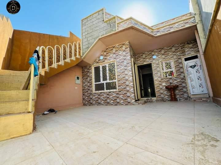 للبيع ١٥٠ المساحه السعر ٧٥ وبي مجال غرفتين نوم وهول وستقبال ومشتمل ومطبخ خدمات متوفراحي الملاين الثانيه قريب علا عمارت الفهد للعقارات *********** واتساب و***********
