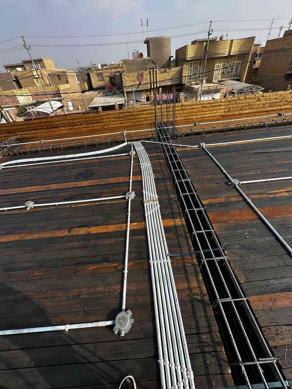 بســم اللــه الـرحمــن الـرحيــم. 

كــادر منتظــر الكهــربائــي متخصـص فــي كافـه ألتاسيسات. 

يحتــوي علـى.......... 

# منظومه كامرات مراقبه . 
# منظومه انترنيت. 
# منظومه مجمع ستلايت. 
# منظومه الايرث. 
# منظومه الفوتسيل اللاناره الخارجيه. 
# منظومه الحريق. 
# منظومه السماعات الداخليه. 
# منظومه درج ابيانو. 

اخــوكم منتــظر الكهربائــي للستفسار.... ***********
